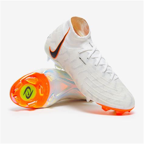 nike phantom luna cleats